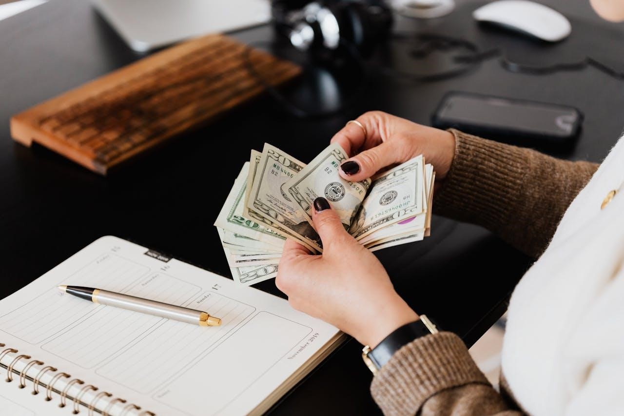 How Smart Financial Habits Lead to Long-Term Stability