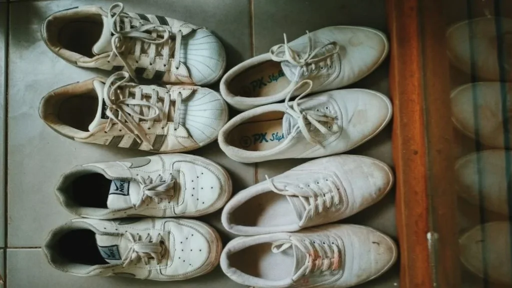 TITLE : What to Do When Your Shoes Get Soaked – The Right Recovery Plan