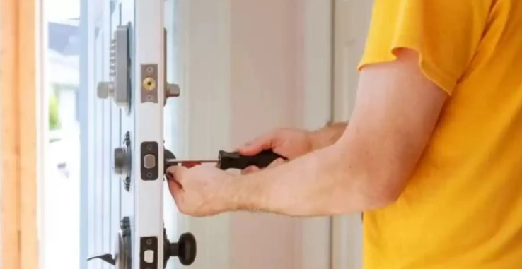 DIY Or Call? Garage Door Repair Locksmith Ottawa