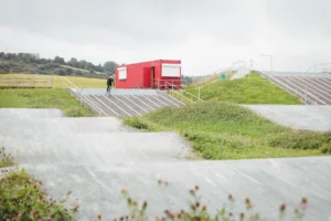 http://Why%20Metal%20Buildings%20Are%20Perfect%20for%20Remote%20or%20Off-Grid%20Properties