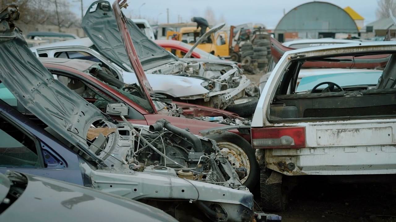 Turning Trash into Cash: Your Guide to Junk Car Removal in St. Louis