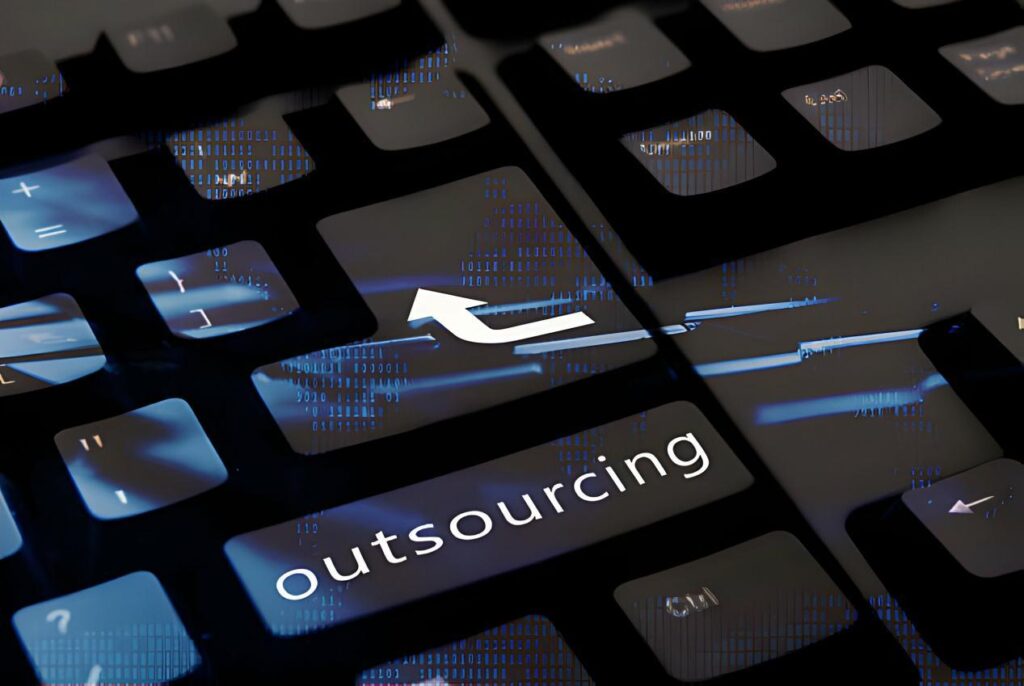 Outsourcing vs. Offshoring: Choosing the Best Path for Your Software Project