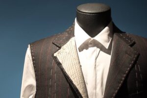 http://Discover%20the%20best%20of%20Dubai's%20Bespoke%20Tailoring