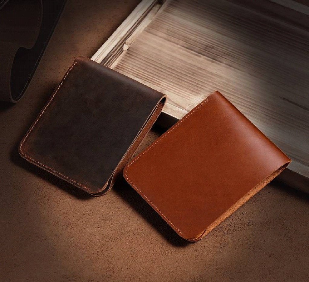 "Mastering Men's Leather Bifold Wallets: A Guide to Selection and Care"