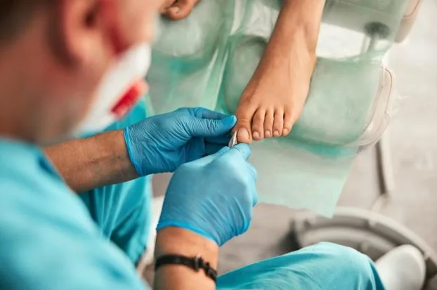 Foot Problems in Montreal: When Do You Seek Professional Help?
