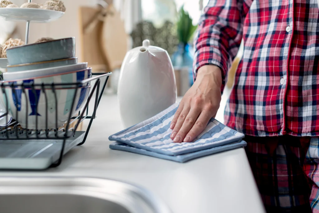 The Advantages of Using Bulk Microfiber Towels for Commercial Cleaning