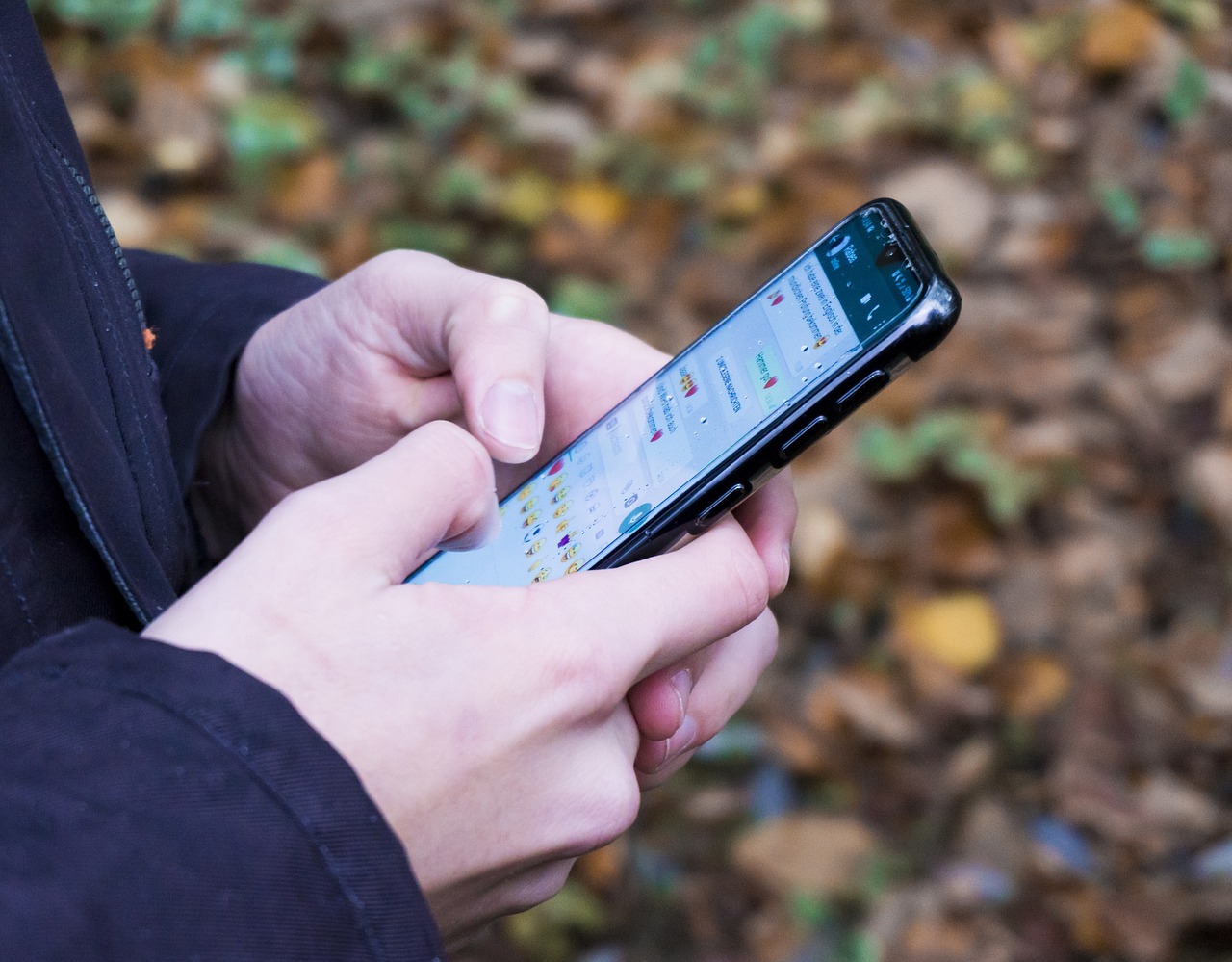 Imsgtroid: Transforming Instant Messaging Service on Android