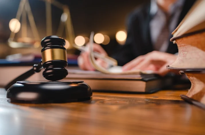 When Should I Hire a Criminal Defence Lawyer?