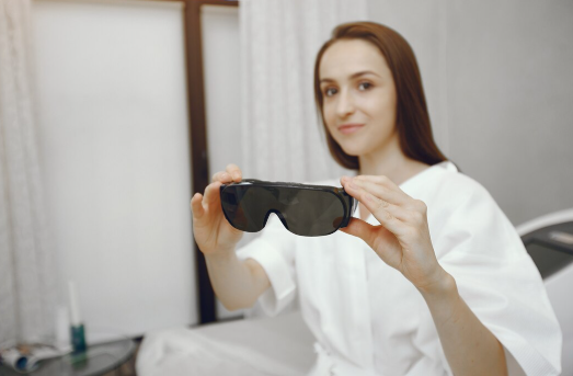 Clip-On Sunglasses and Magnetic Glasses: Innovation Meets Everyday Convenience
