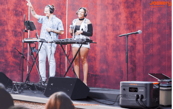 Stay Powered All Weekend: Why UK Festival-Goers Love the Jackery Solar Generator 1000 v2