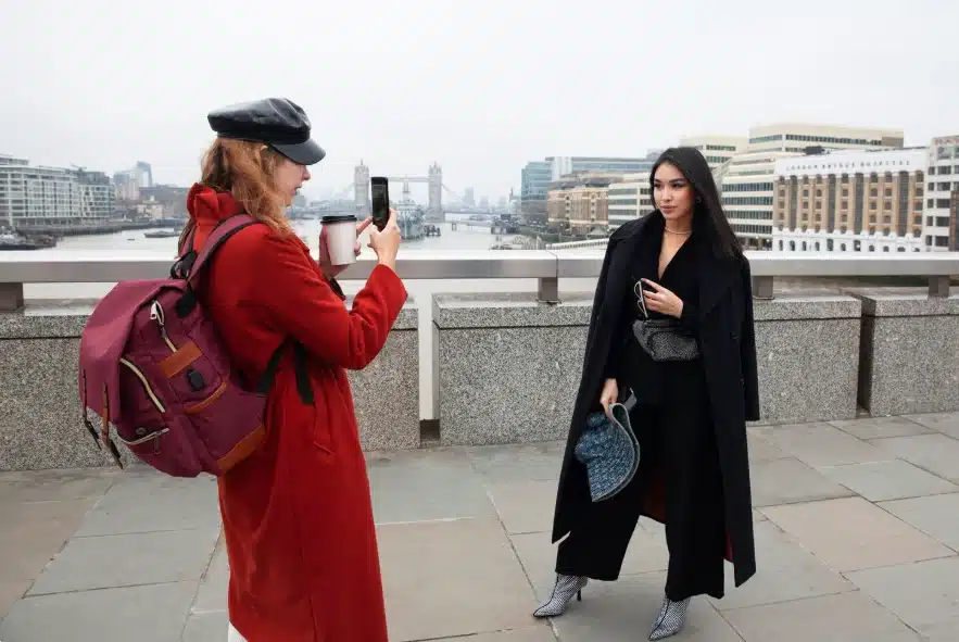 Balancing Privacy and Convenience During City Travel