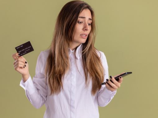 What Happens If You Miss a Credit Card Payment?